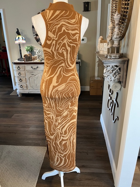 Heartloom Sleeveless Knit Maxi Dress in Camel & Cream Swirl